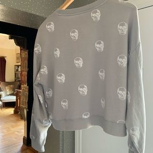 Z supply size small oversized skeleton skull top Gray with white skulls new